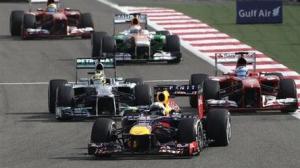 Vettel, leading Rosberg and Alonso early in the Bahrain GP